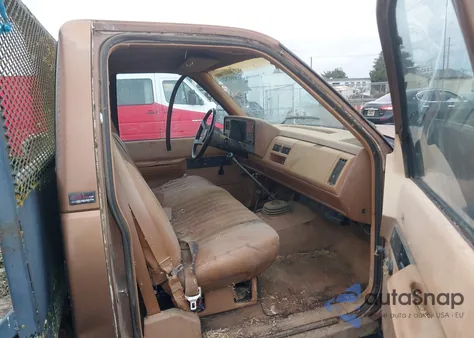 1989 GMC Sierra K3500 from USA, damaged, VIN 1GTGK34N0KE542964